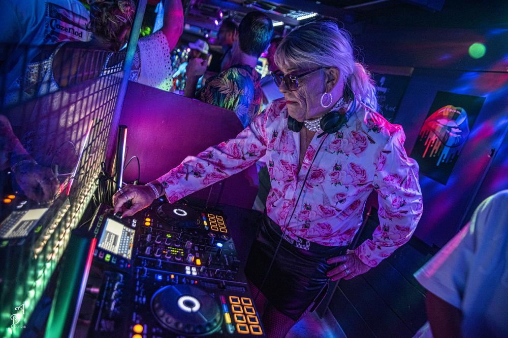 Photo de LE LOOK BAR LGBT